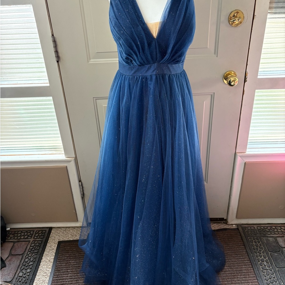 Elegant Navy Blue Prom Gown